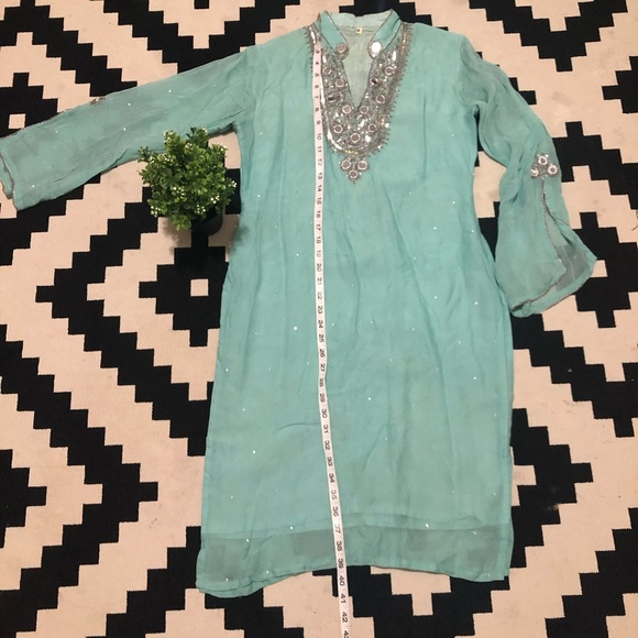 Pakistani salwar kameez with mirror work - Picture 6 of 13